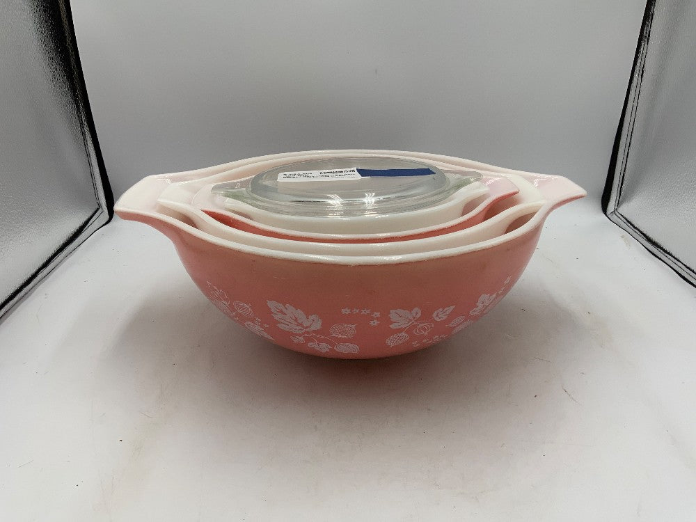 Set of 3 Pyrex Cinderella Pink Gooseberry Mixing Bowls|282264