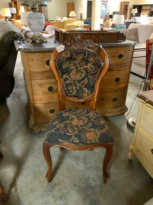 Vtg Upholstered Chair|282953