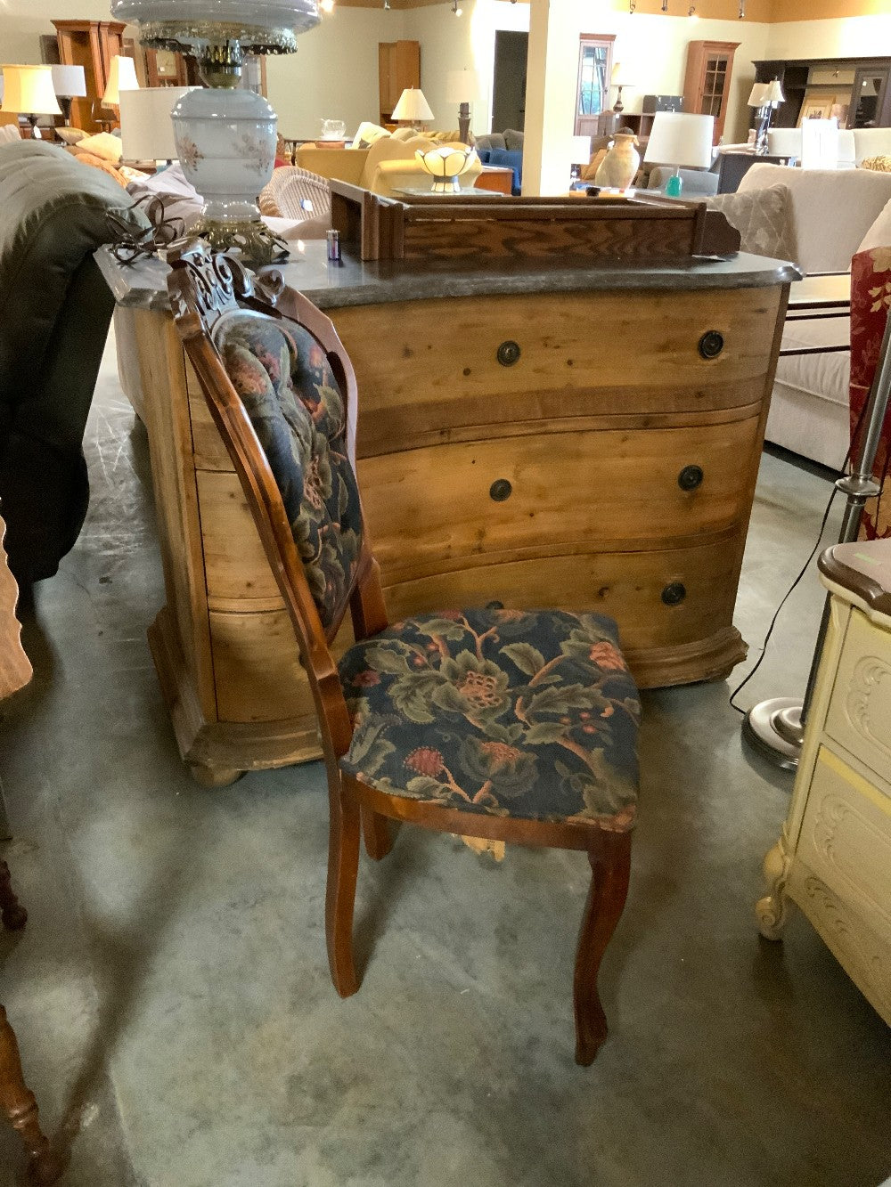 Vtg Upholstered Chair|282954