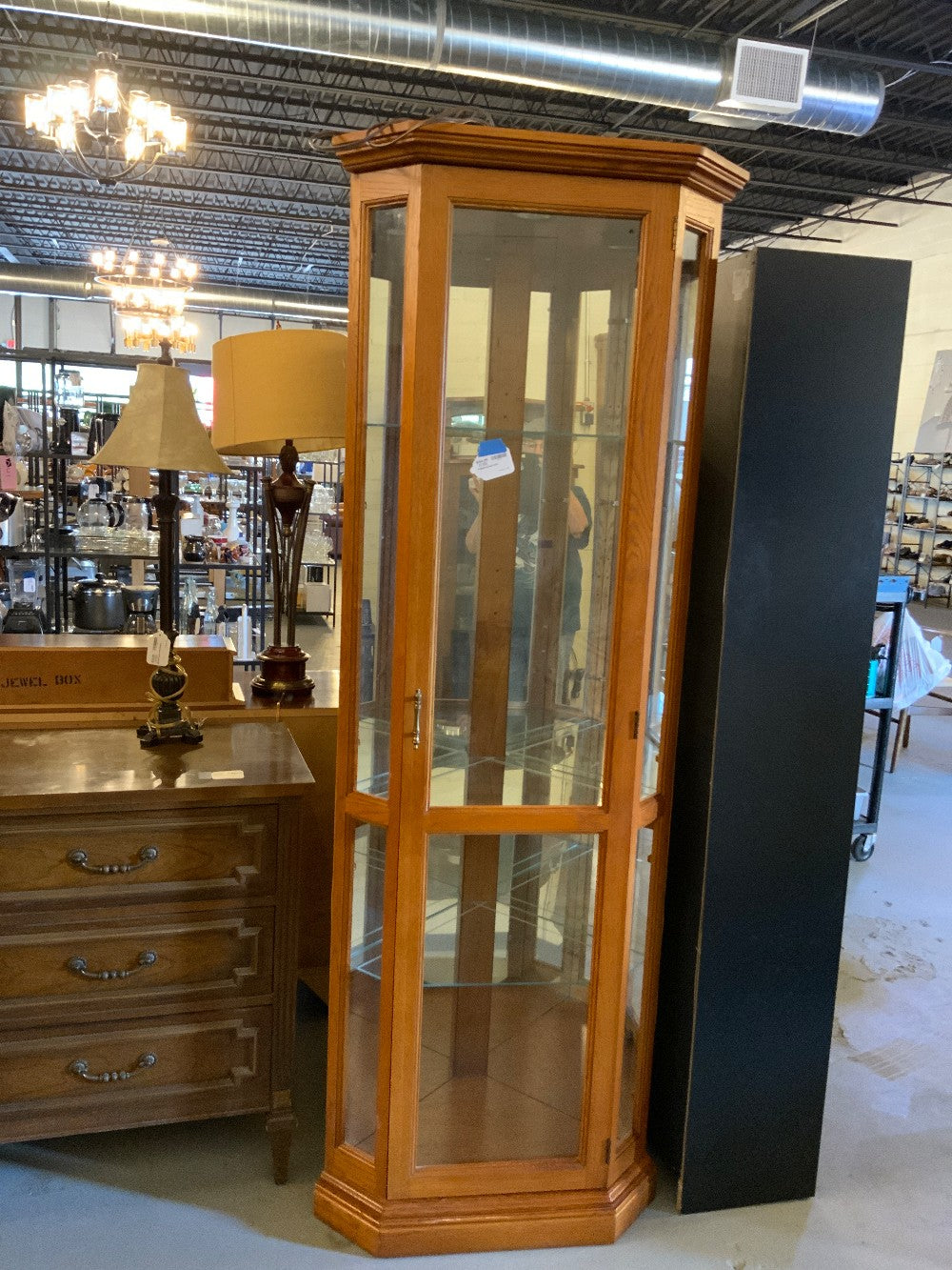 Pulaski Corner Curio|284162