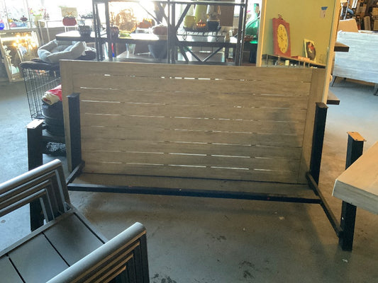 Outdoor Table with Metal Base & 8 Chairs|284655
