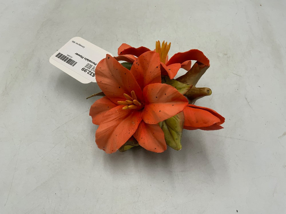 E&R Porcelain Flower|285373