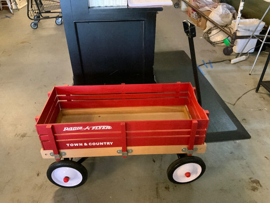 Radio Flyer Town & Country Wagon|285409