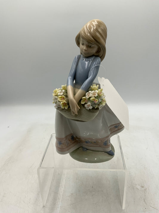 Lladro May Flowers|286750