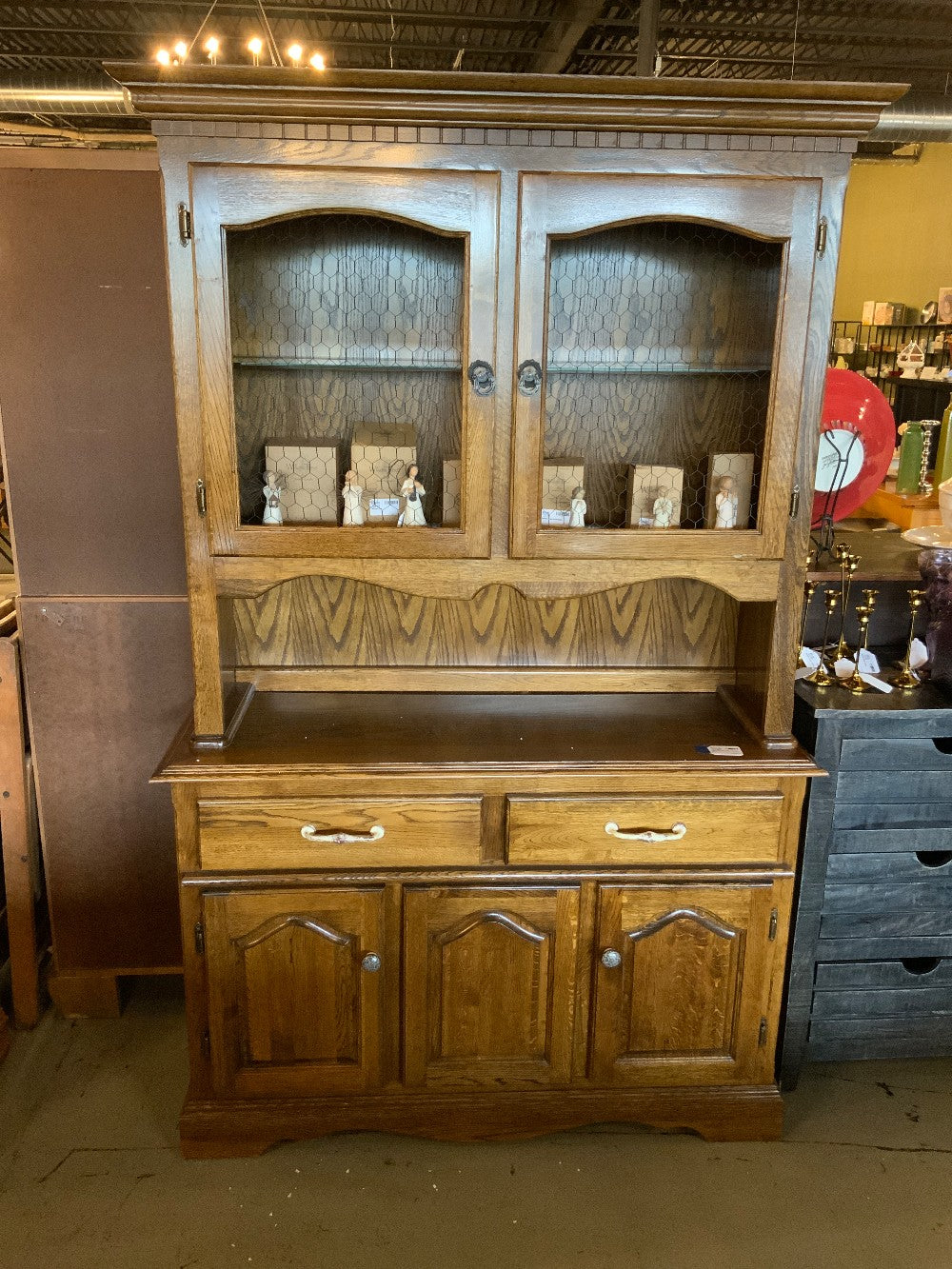 Oak 2 pc Hutch with Chicken Wire|286800