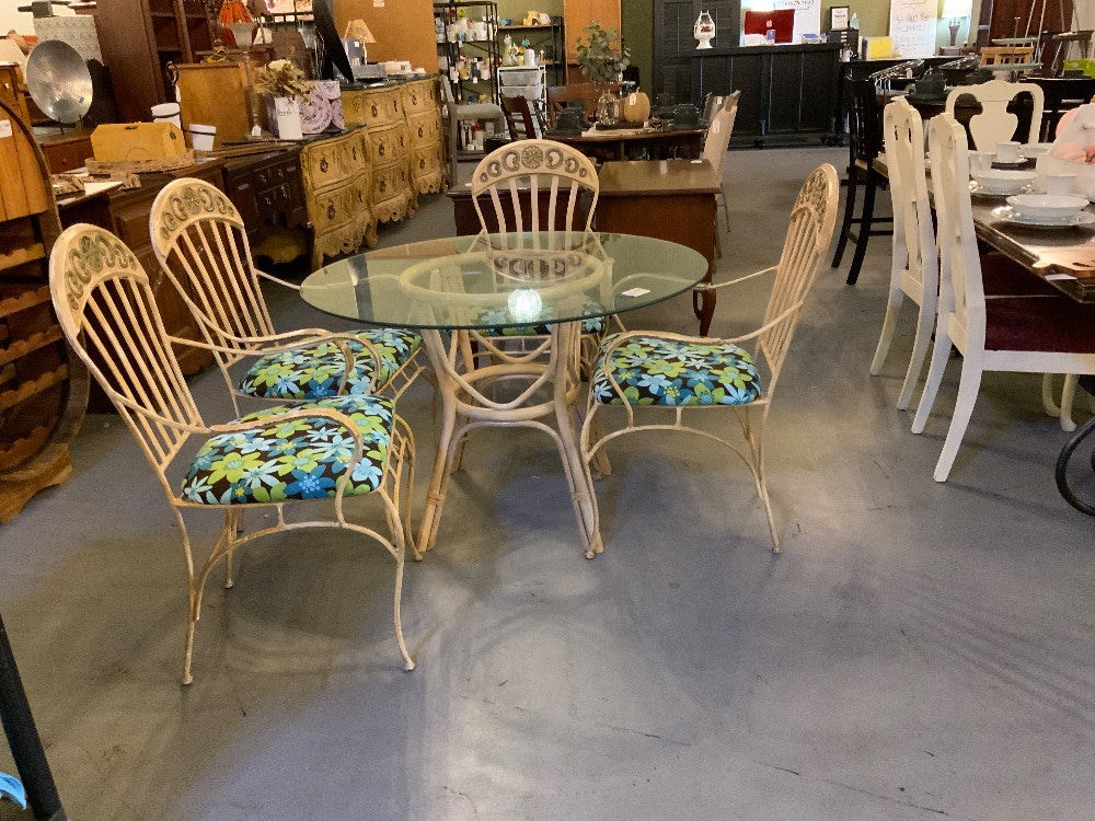 Cream & Glass Top Table with 4 Metal Chairs|286924
