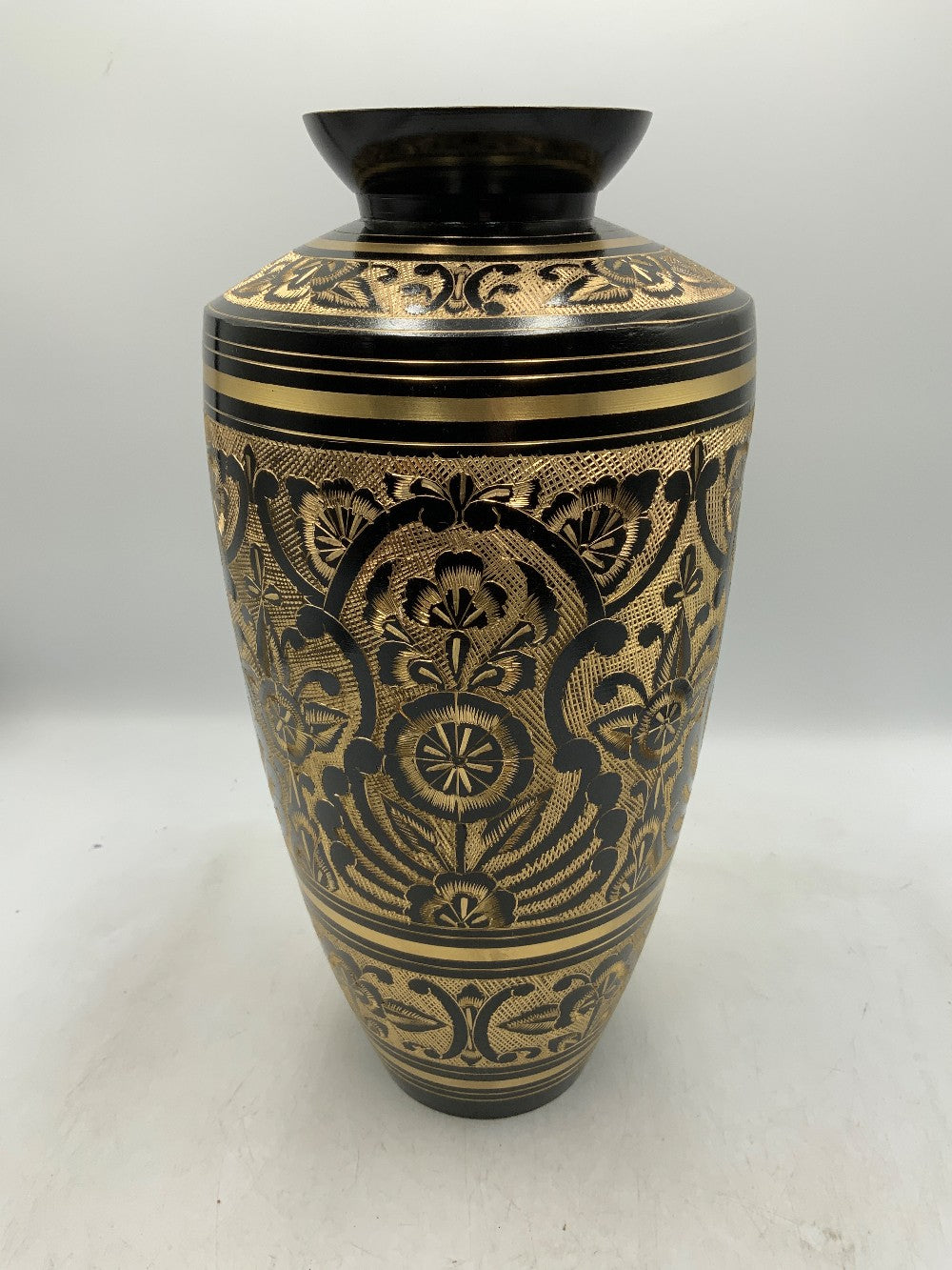 Lg Black / Brass Vase|287547