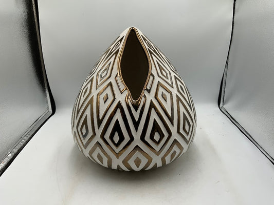 Large Gold/ White Vase|287972
