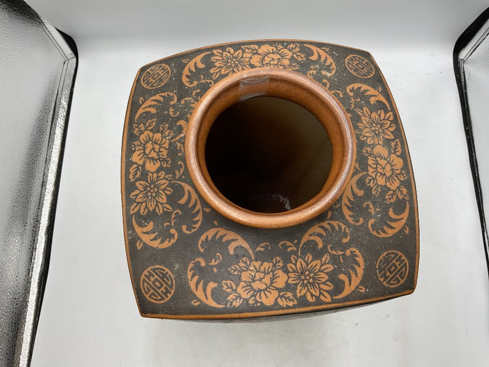 Lg Brown Vase|288658