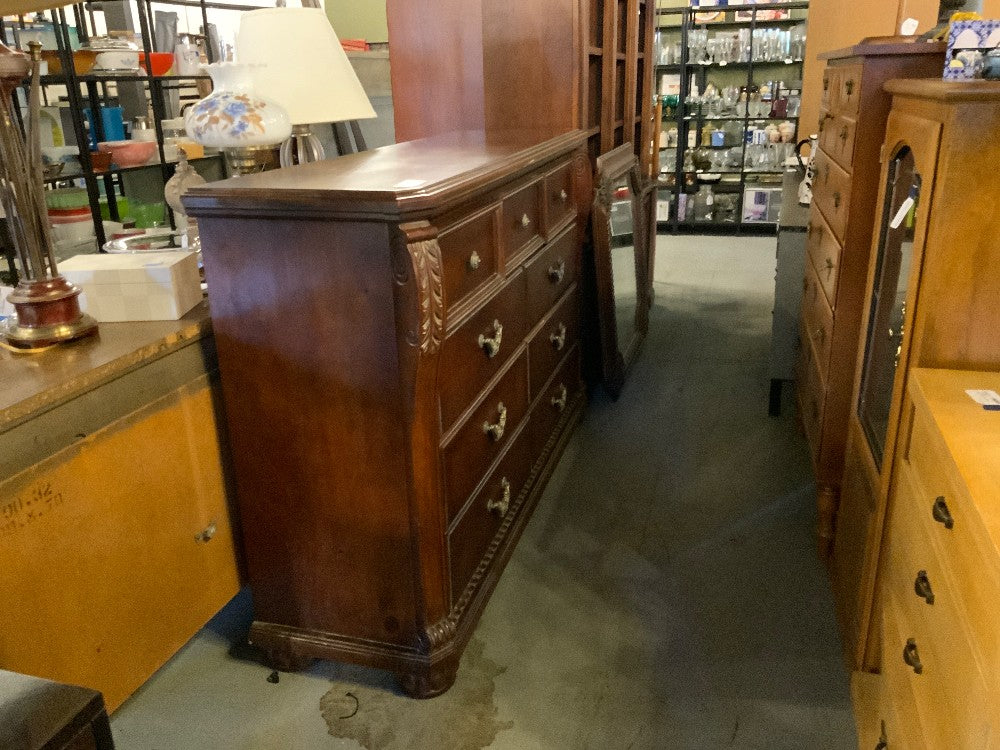 Ornate Cherry Dresser w/ Mirror|288667