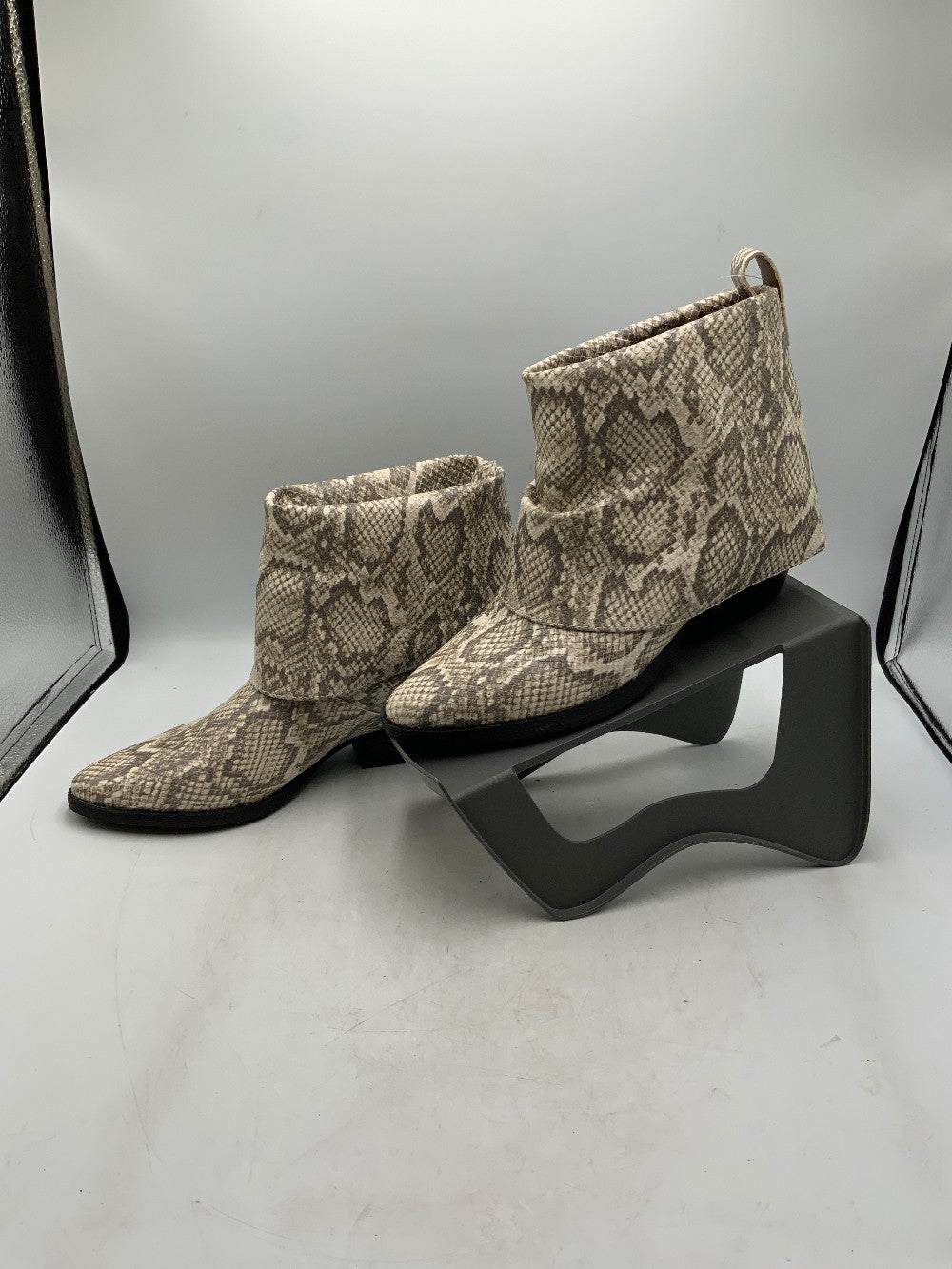 NEW Zodiac Boots sz 7|288870