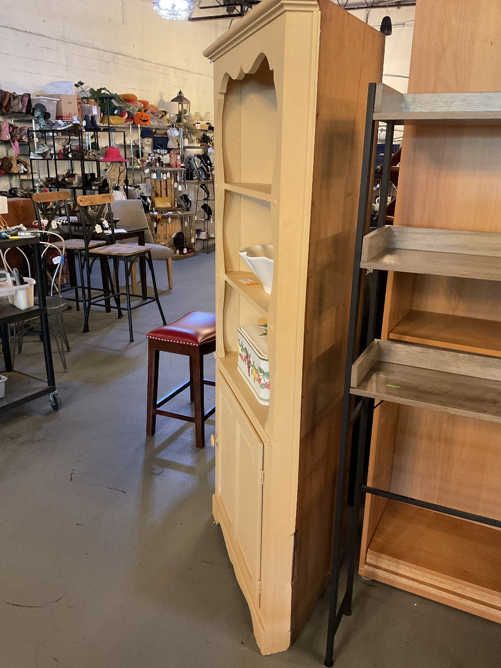 Painted Corner Cabinet|289178