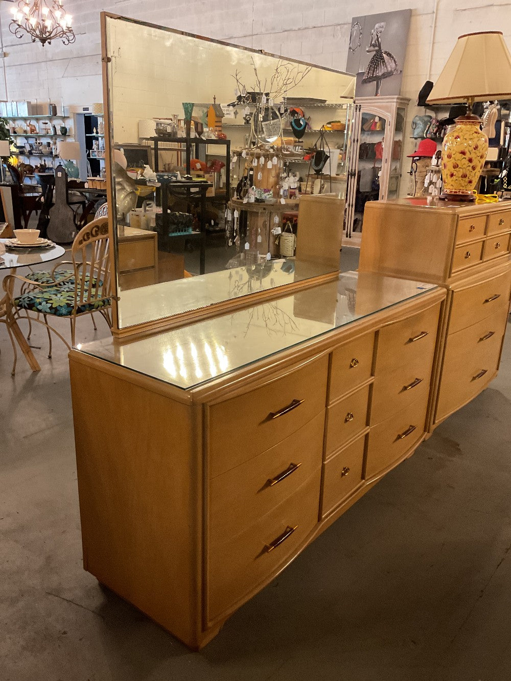 MCM Kroehler Dresser w Mirror|289215