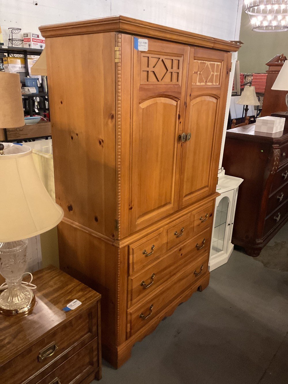 Vaughan Bassett Clothing Armoire|289273