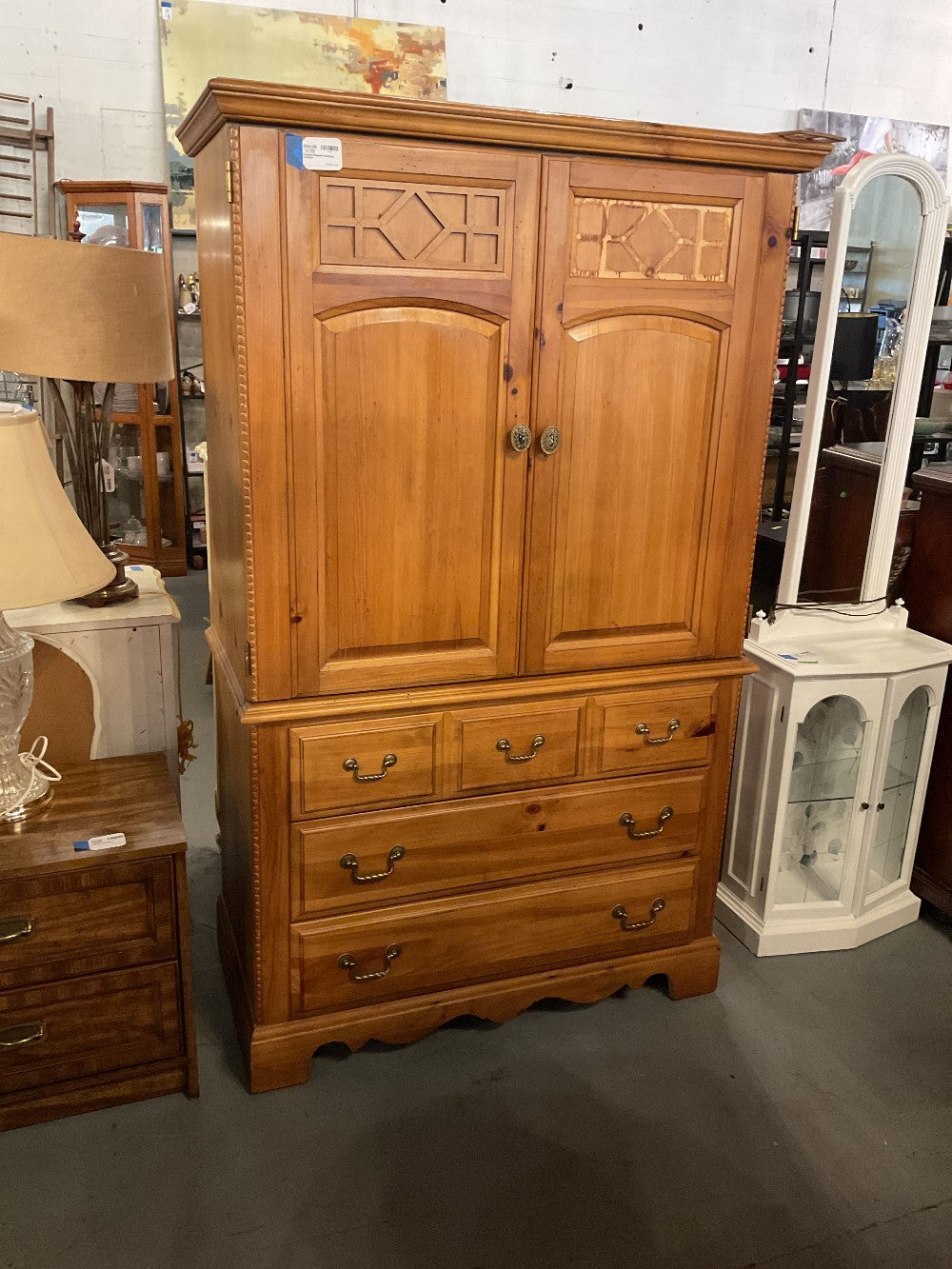 Vaughan Bassett Clothing Armoire|289274