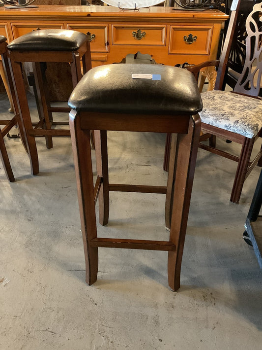 Wood Stool w Black Leather Seat|289470
