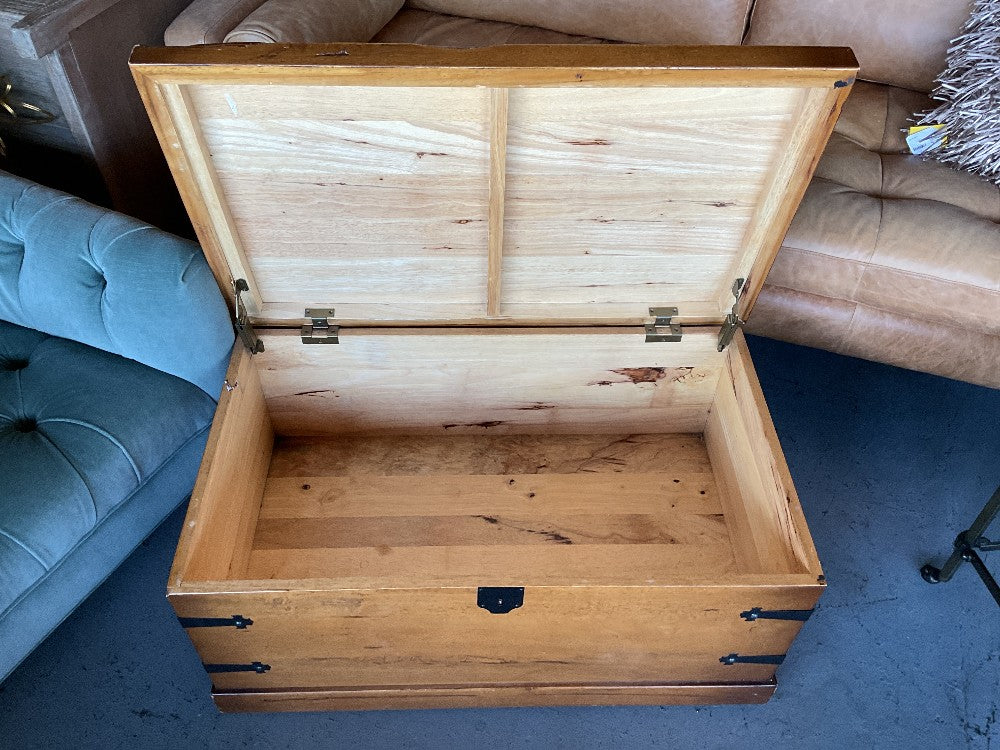 Wood Trunk Chest|289492