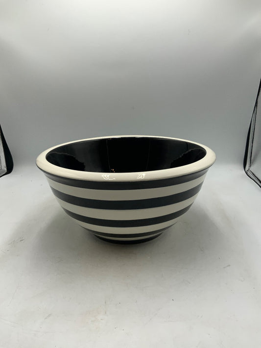 Crate Barrel Black/White Bowl|289616