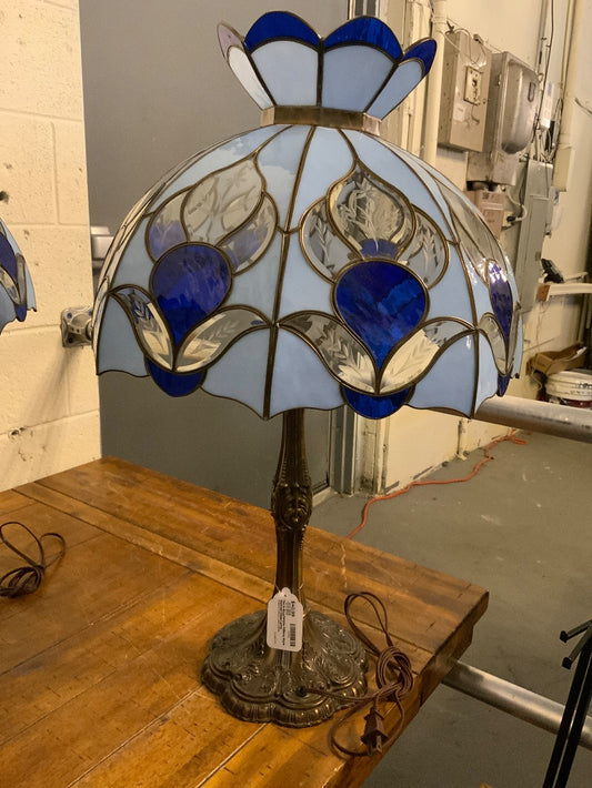 *As is Blue/White Tiffany Style Stained Glass Lamp|289677