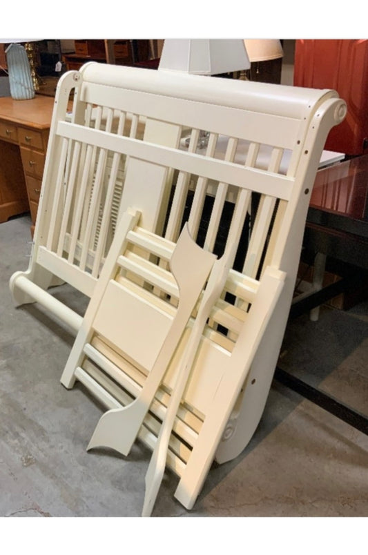 White Convertible Crib/Full Bed|287941